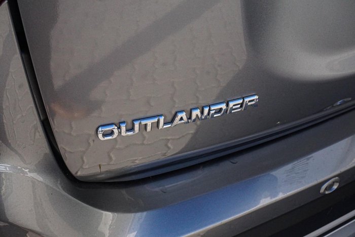 2020 Mitsubishi Outlander ES