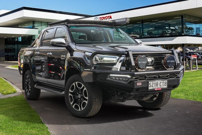 2022 Toyota Hilux SR5