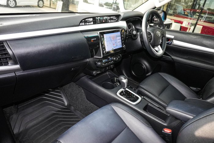 2022 Toyota Hilux SR5