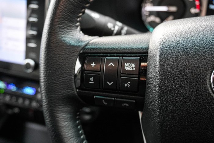 2022 Toyota Hilux SR5
