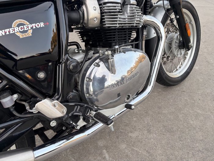2021 Royal Enfield INTERCEPTOR 650 CHROME