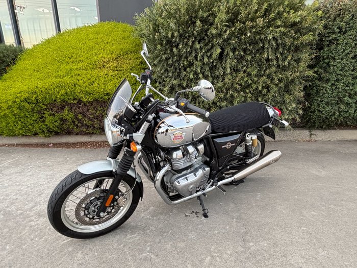 2021 Royal Enfield INTERCEPTOR 650 CHROME