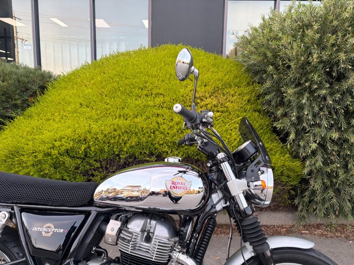 2021 Royal Enfield INTERCEPTOR 650 CHROME