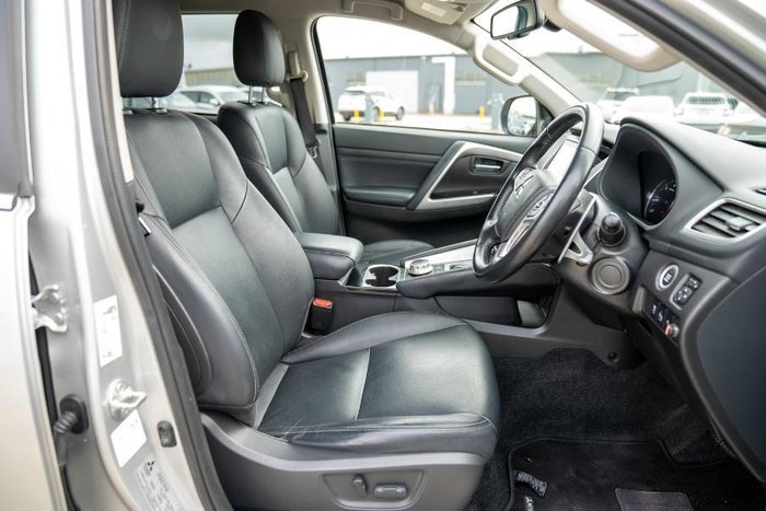 2020 Mitsubishi Pajero Sport GLS