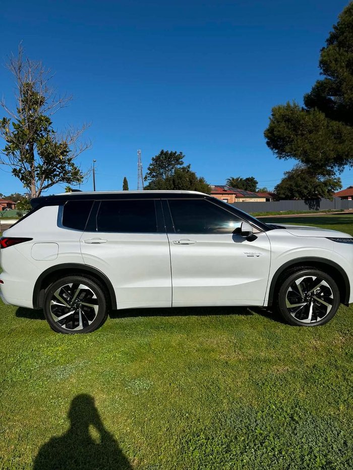 2025 Mitsubishi Outlander PHEV Exceed Tourer