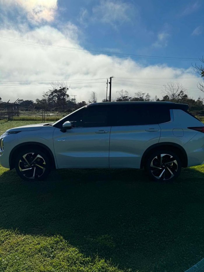 2025 Mitsubishi Outlander PHEV Exceed Tourer