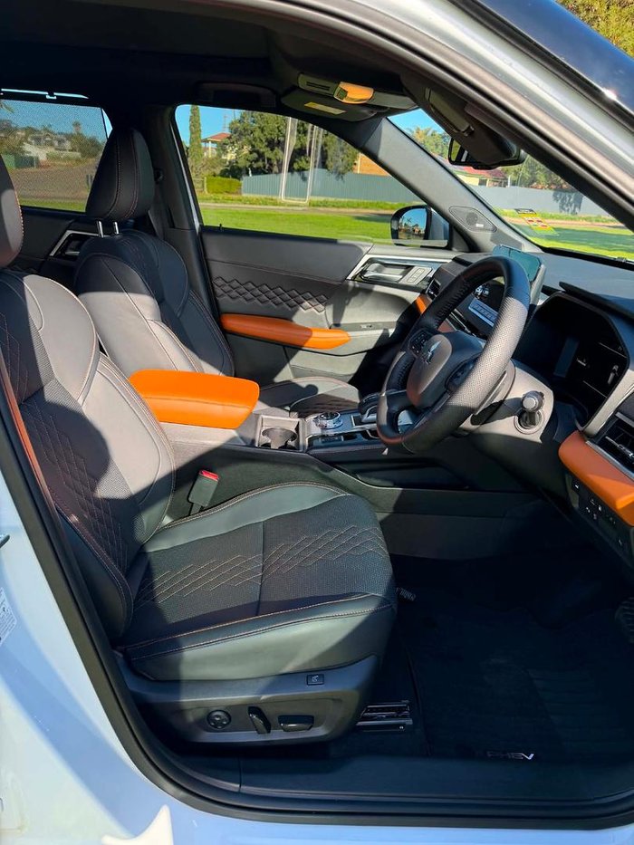 2025 Mitsubishi Outlander PHEV Exceed Tourer