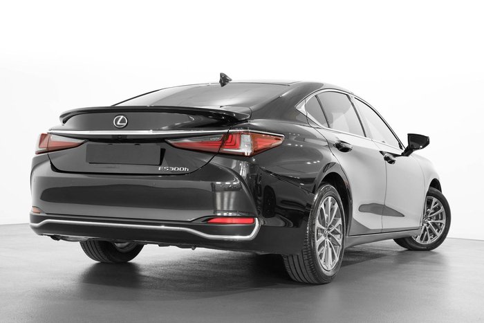 2022 Lexus ES 300h Luxury