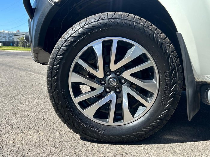 2019 Nissan Navara ST-X
