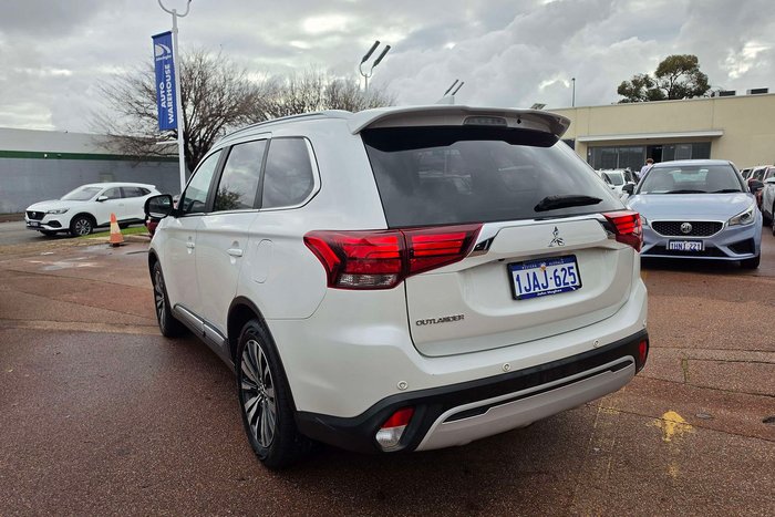 2020 Mitsubishi Outlander LS