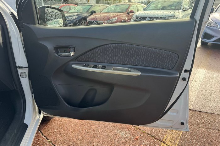 2012 Toyota Yaris YRS