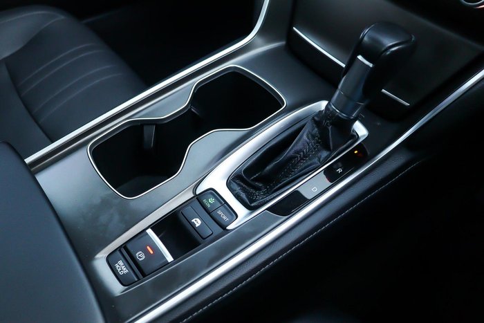 2022 Honda Accord VTi-LX