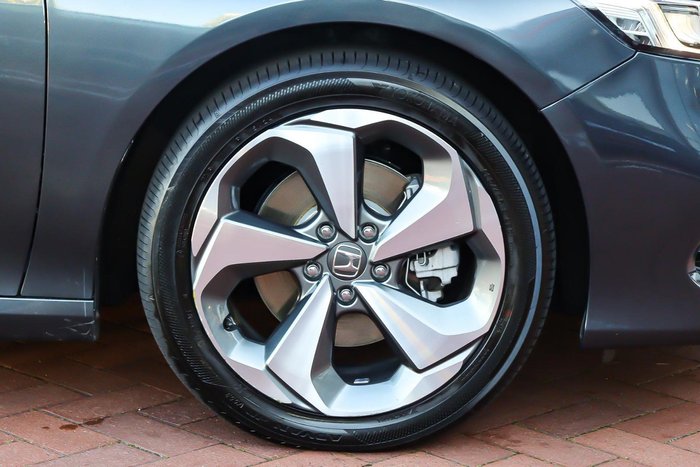 2022 Honda Accord VTi-LX
