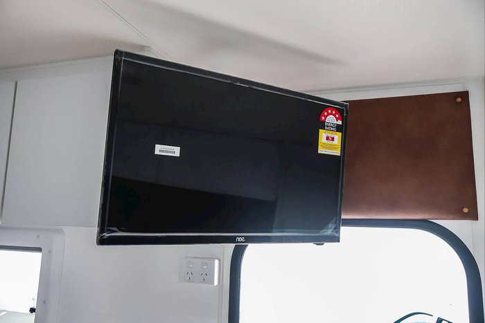 2026 Leader Caravans 2260_Cr_K1e7b_T Gold Le 22'6 3 Bunk