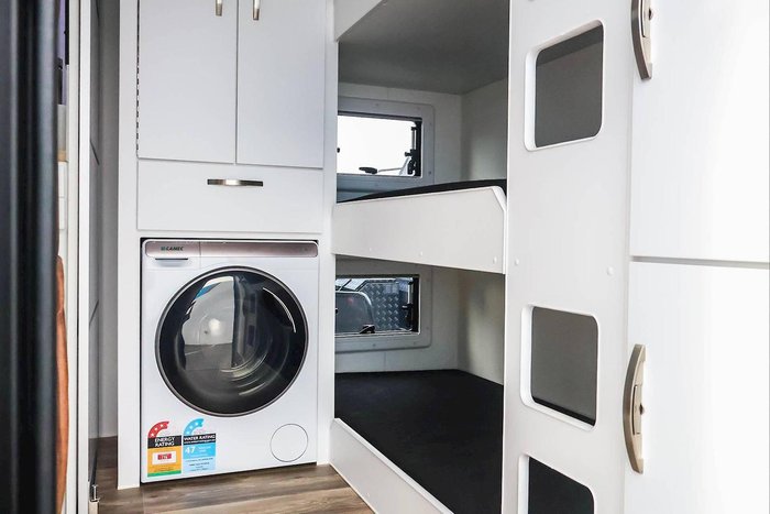 2026 Leader Caravans 2260_Cr_K1e7b_T Gold Le 22'6 3 Bunk