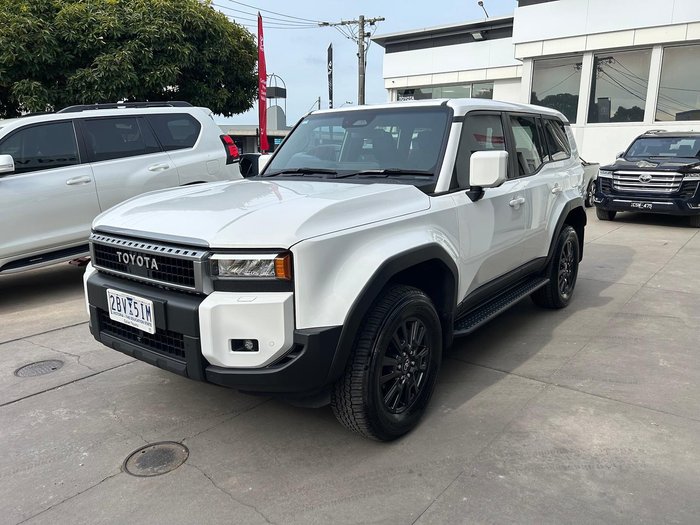 2024 Toyota Landcruiser Prado