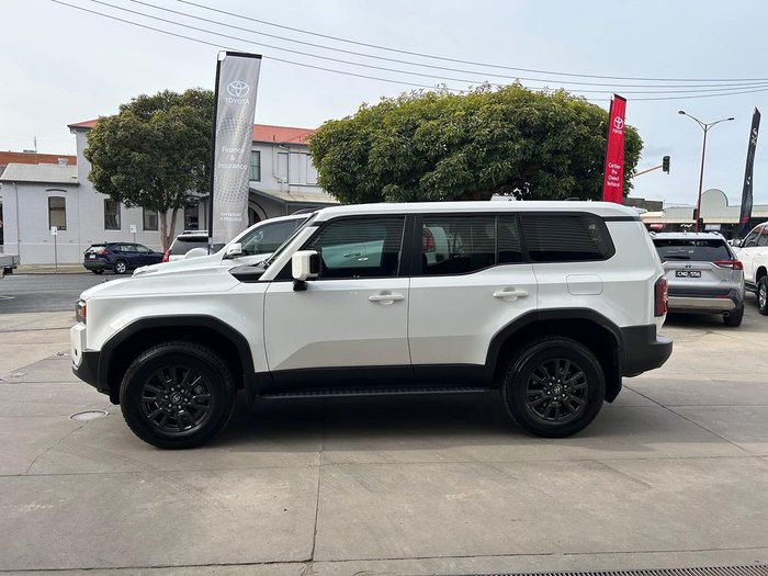2024 Toyota Landcruiser Prado