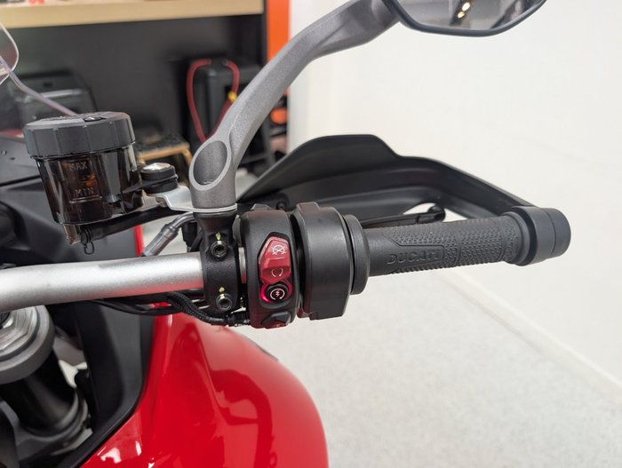 2025 DUCATI MULTISTRADA V4 S Red