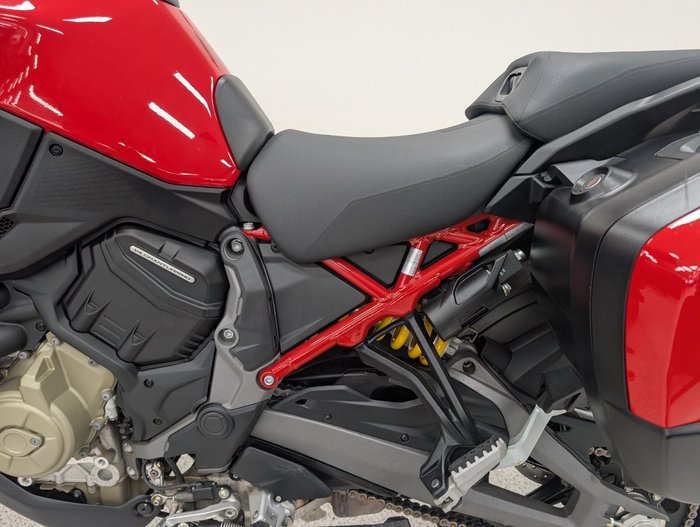 2025 DUCATI MULTISTRADA V4 S Red