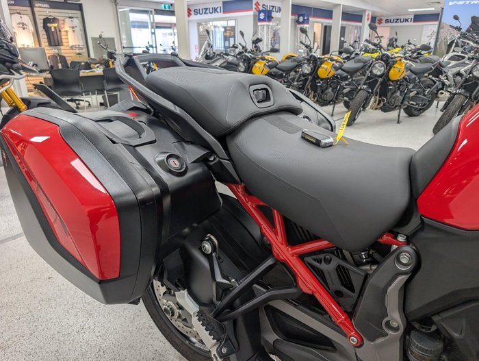 2025 DUCATI MULTISTRADA V4 S Red