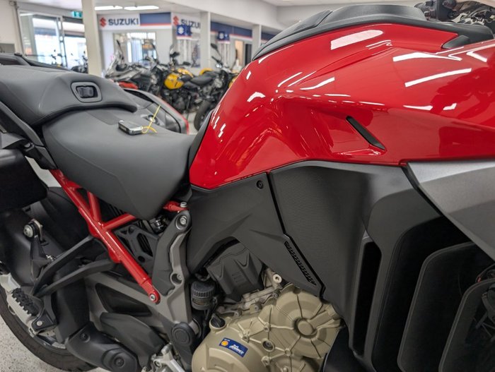 2025 DUCATI MULTISTRADA V4 S Red