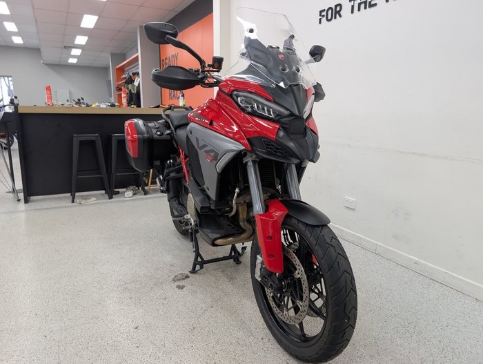 2025 DUCATI MULTISTRADA V4 S Red