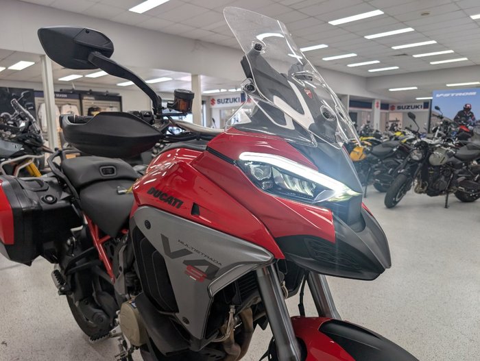 2025 DUCATI MULTISTRADA V4 S Red
