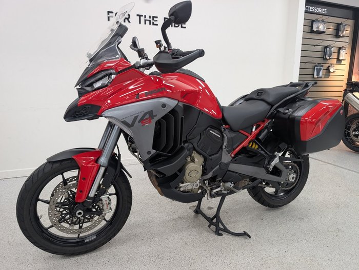 2025 DUCATI MULTISTRADA V4 S Red
