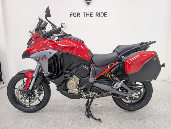 2025 DUCATI MULTISTRADA V4 S Red