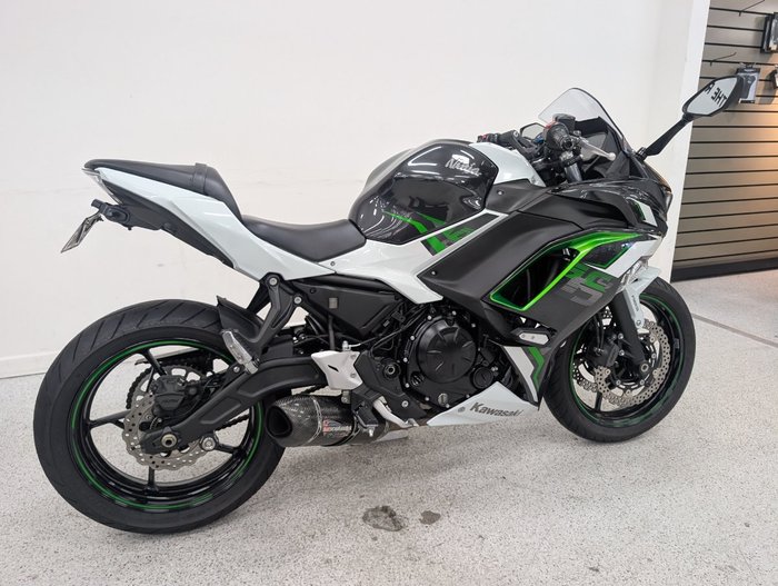 2022 Kawasaki NINJA 650L White