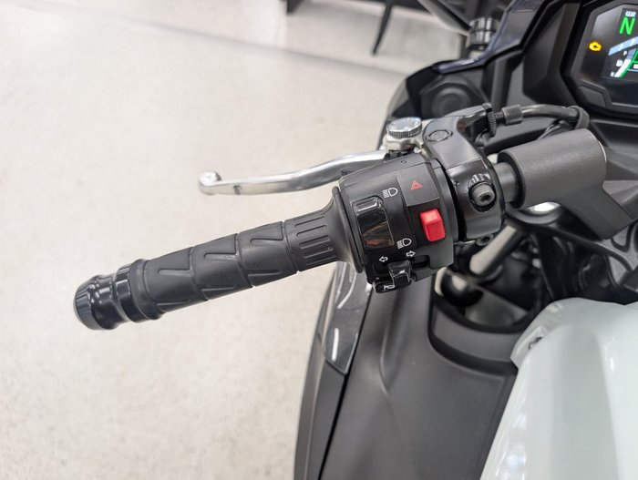 2022 Kawasaki NINJA 650L White