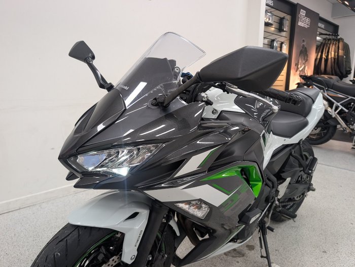 2022 Kawasaki NINJA 650L White