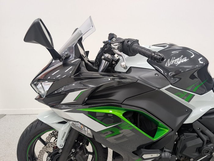 2022 Kawasaki NINJA 650L White
