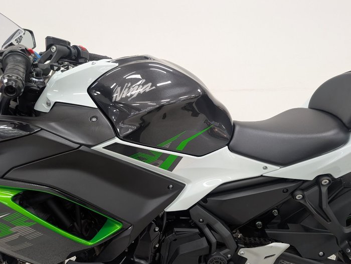 2022 Kawasaki NINJA 650L White