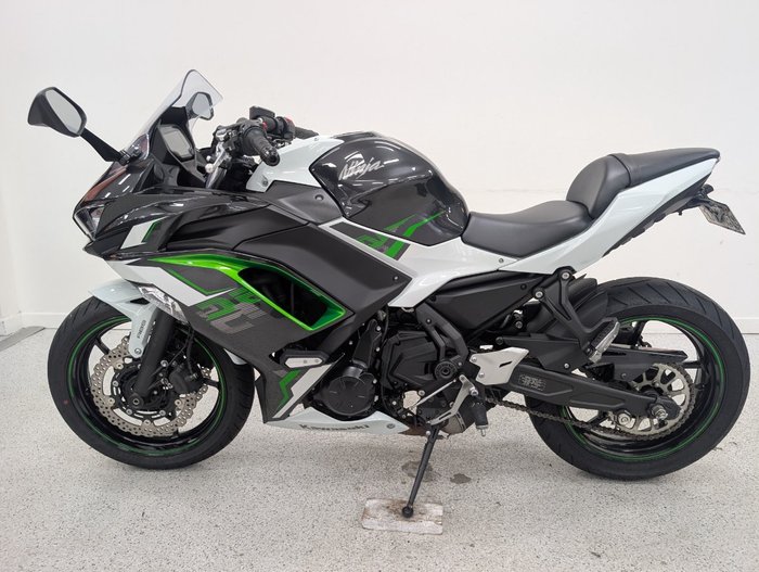 2022 Kawasaki NINJA 650L White