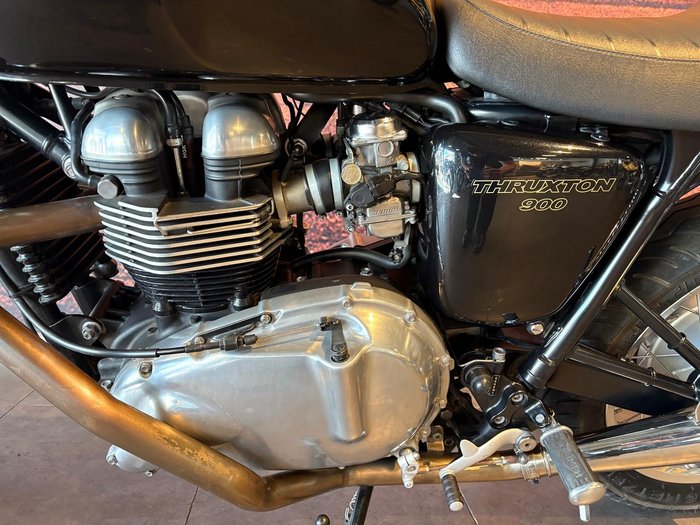 2015 Triumph Thruxton 900 Thruxton Black