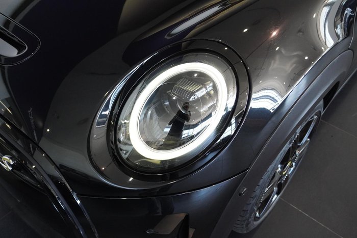 2022 MINI Hatch Cooper SE MINI Yours