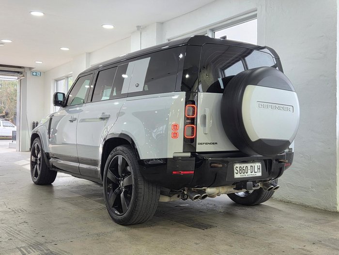 2022 Land Rover Defender 110 P525 V8