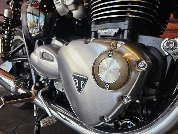 2025 Triumph Bonneville T120 Bonneville Red