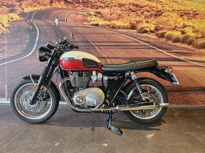 2025 Triumph Bonneville T120 Bonneville Red