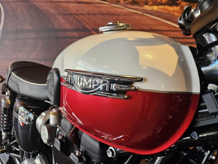 2025 Triumph Bonneville T120 Bonneville Red