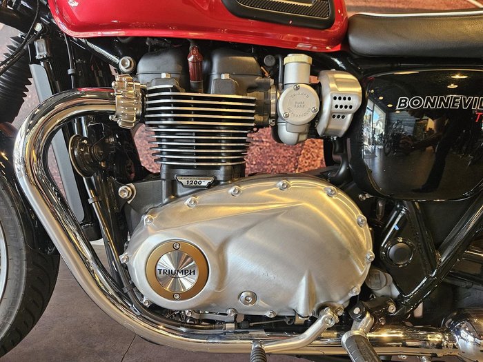 2025 Triumph Bonneville T120 Bonneville Red