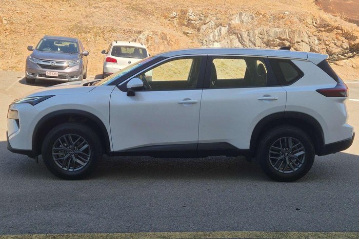 2025 Nissan X-TRAIL ST