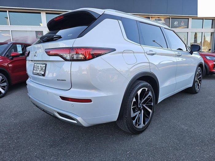 2023 Mitsubishi Outlander Exceed