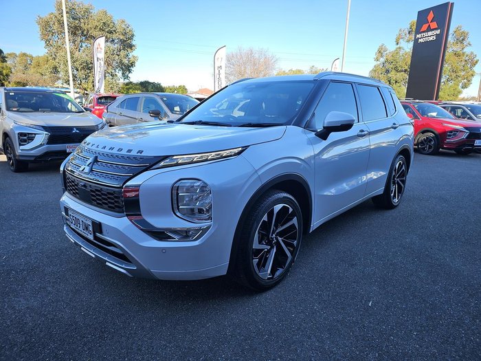 2023 Mitsubishi Outlander Exceed