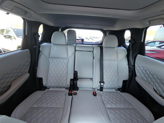 2023 Mitsubishi Outlander Exceed