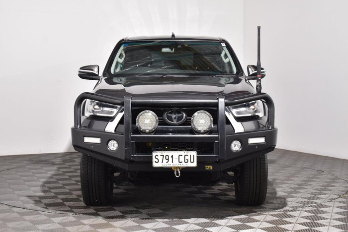 2020 Toyota Hilux SR5