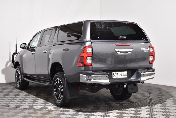 2020 Toyota Hilux SR5