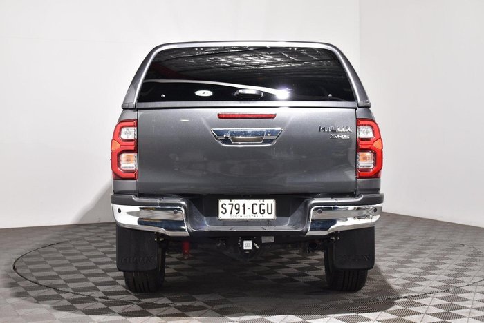 2020 Toyota Hilux SR5