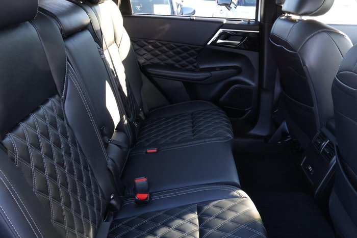 2024 Mitsubishi Outlander PHEV Exceed
